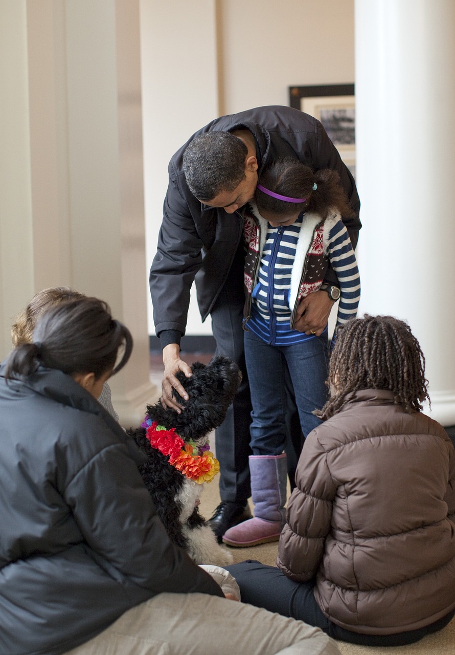 the-obama-family-1174515_1280 the-obama-family-1174515_1280