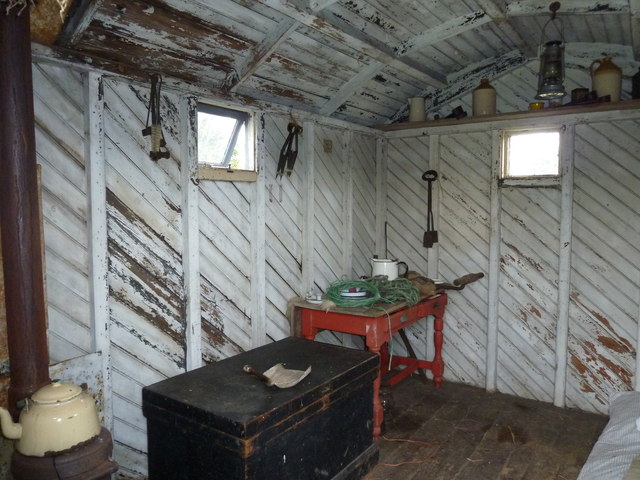 COAM_118,_inside_a_shepherds_hut_-_geograph.org.uk_-_2596911 COAM_118,_inside_a_shepherds_hut_-_geograph.org.uk_-_2596911