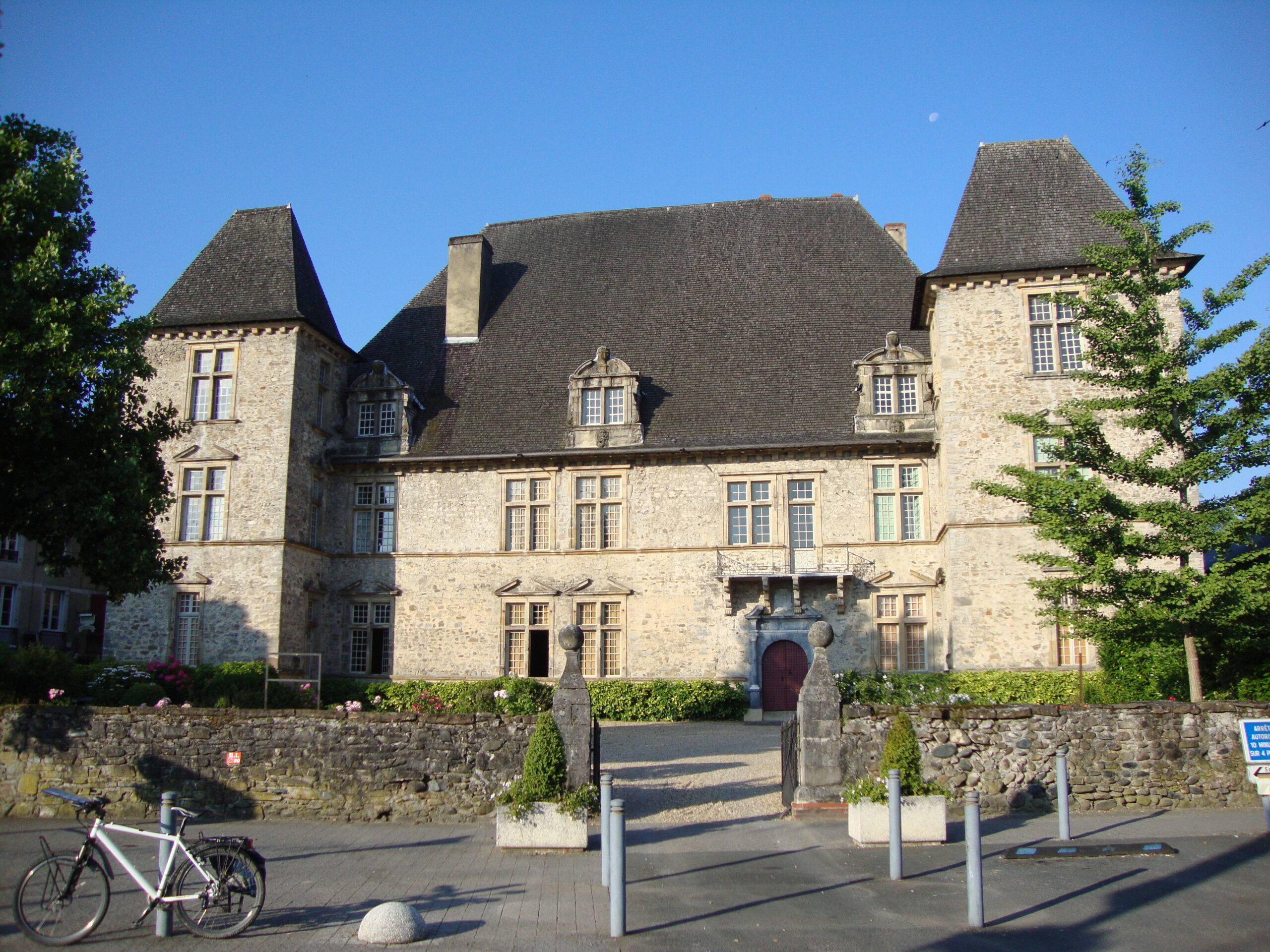 Mauléon-Licharre_(Pyr-Atl,_Fr)_château_d’Andurain Mauléon-Licharre_(Pyr-Atl,_Fr)_château_d’Andurain